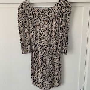 Gianni Bini Dress with V-line in the back